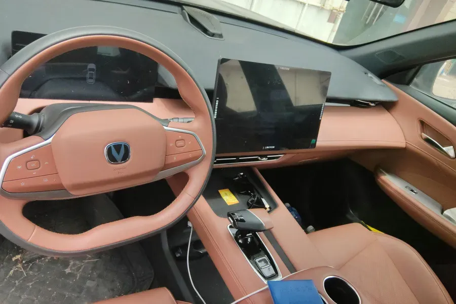 2025 ChangAn UNI-Z 1.5L 98HP L4 E-CVT PHEV 18.4KWH,autocango,china used car exporter,china ev exporter,chinese used car exporter,chinese used ev exporter