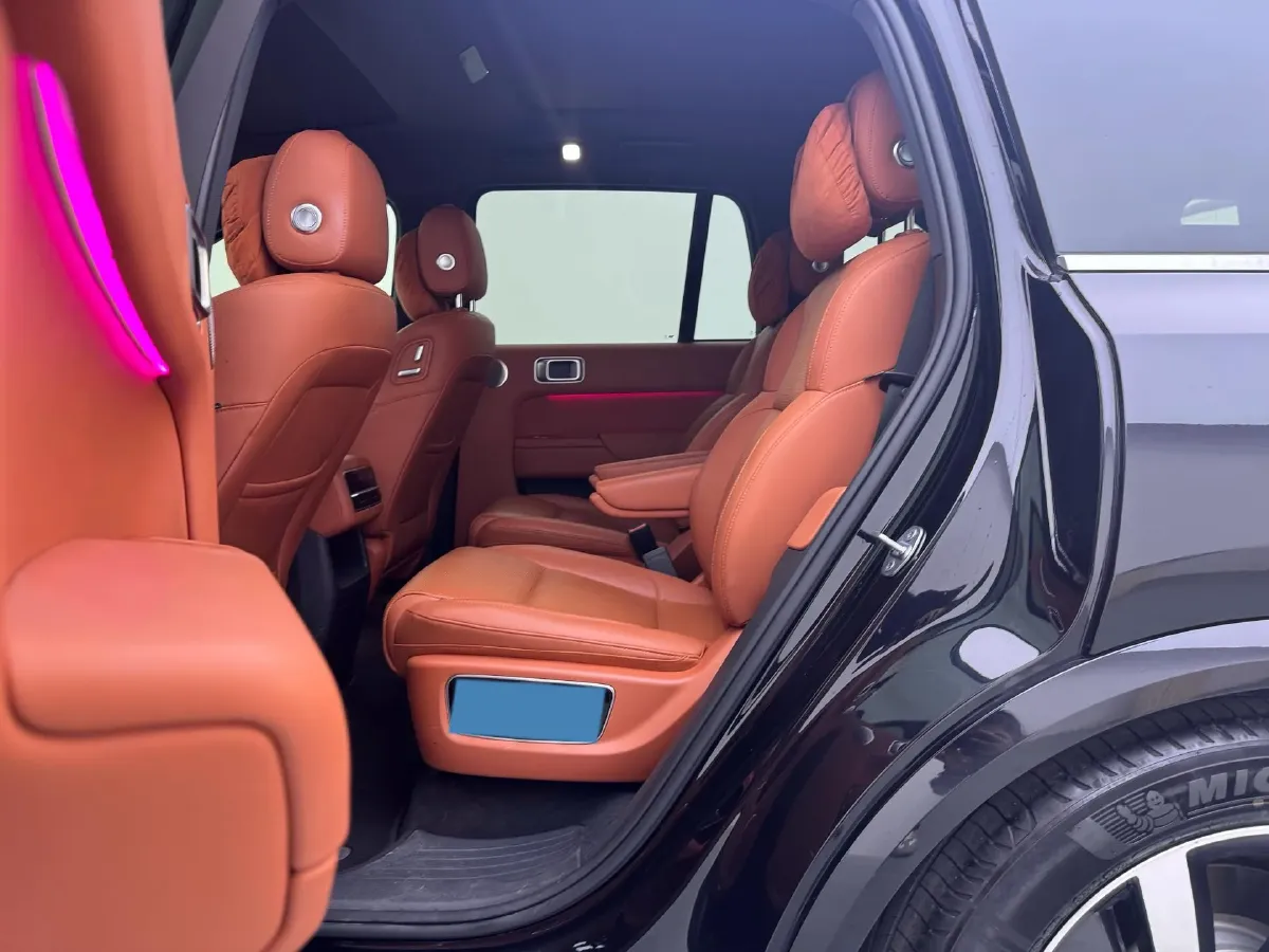 2023 Li L8 Range Extended 154HP REEV 40.9KWH,autocango,china used car exporter,china ev exporter,chinese used car exporter,chinese used ev exporter