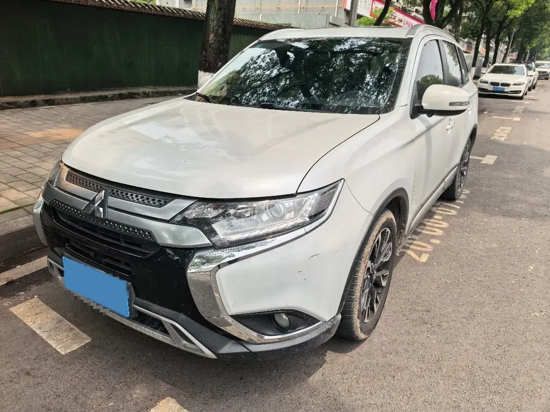 2020 Mitsubishi Outlander 2.0L 166HP L4 CVT,autocango,china used car exporter,china ev exporter,chinese used car exporter,chinese used ev exporter