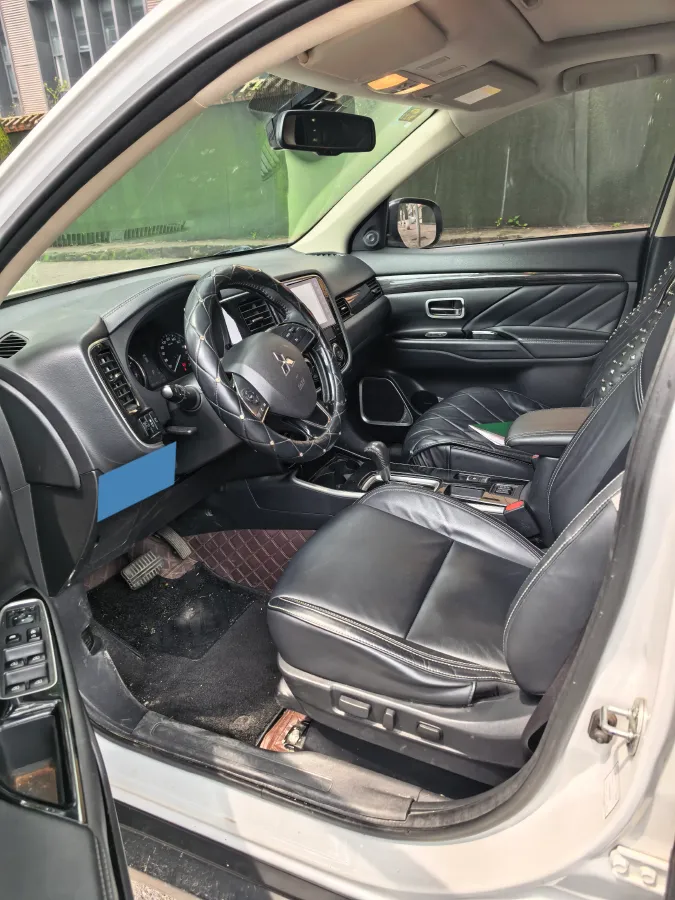 2020 Mitsubishi Outlander 2.0L 166HP L4 CVT,autocango,china used car exporter,china ev exporter,chinese used car exporter,chinese used ev exporter