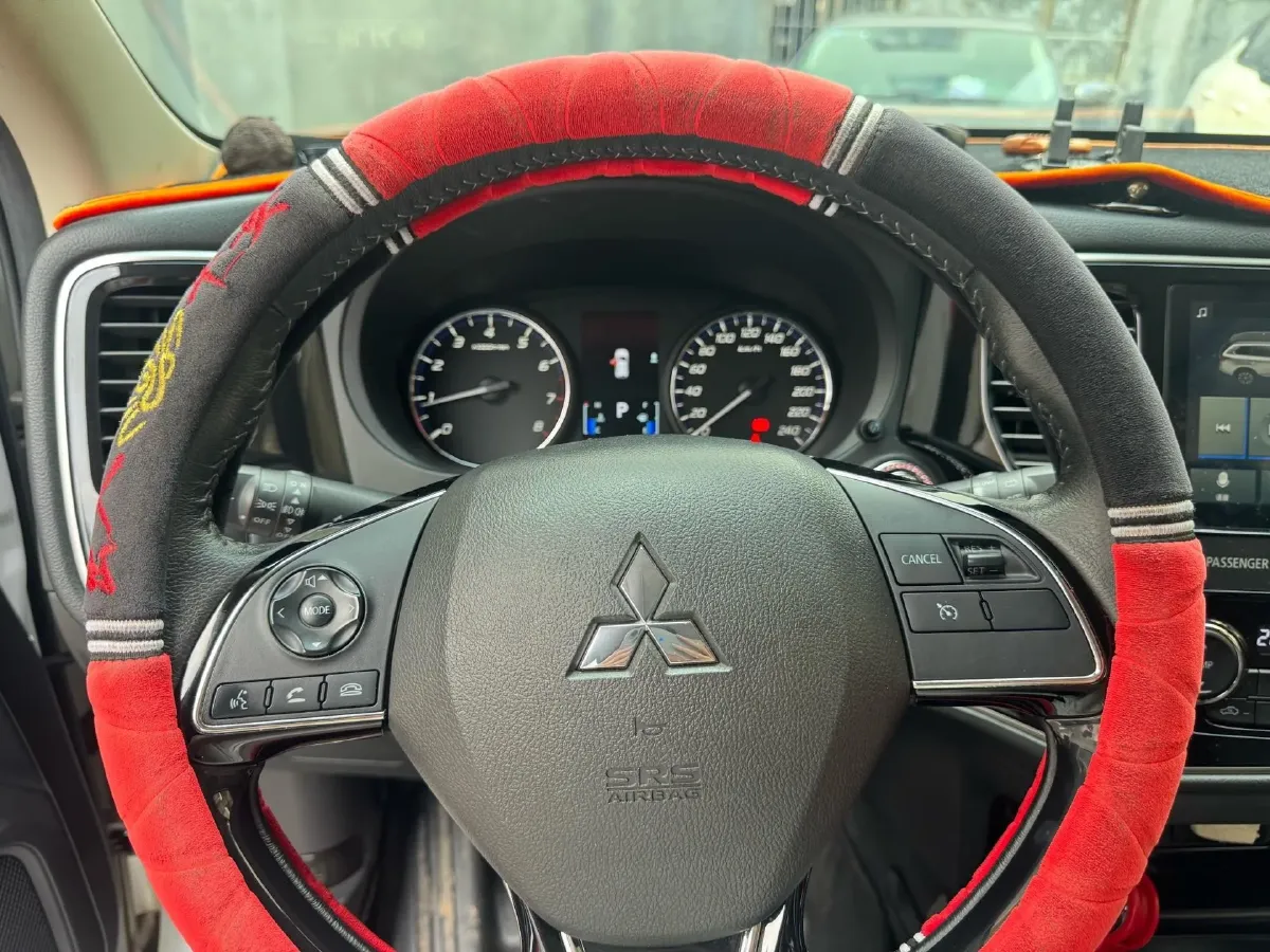 2021 Mitsubishi Outlander 2.0L 166HP L4 CVT,autocango,china used car exporter,china ev exporter,chinese used car exporter,chinese used ev exporter