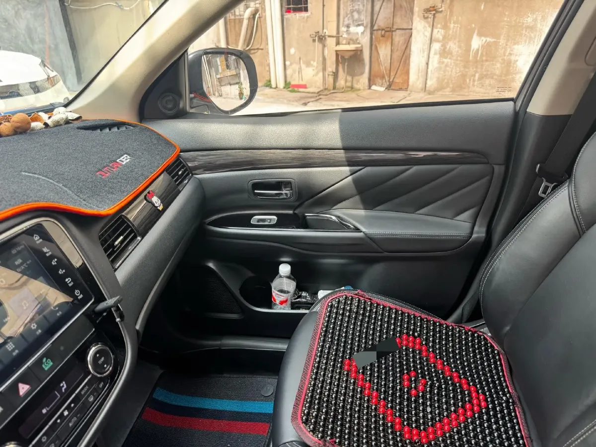 2021 Mitsubishi Outlander 2.0L 166HP L4 CVT,autocango,china used car exporter,china ev exporter,chinese used car exporter,chinese used ev exporter