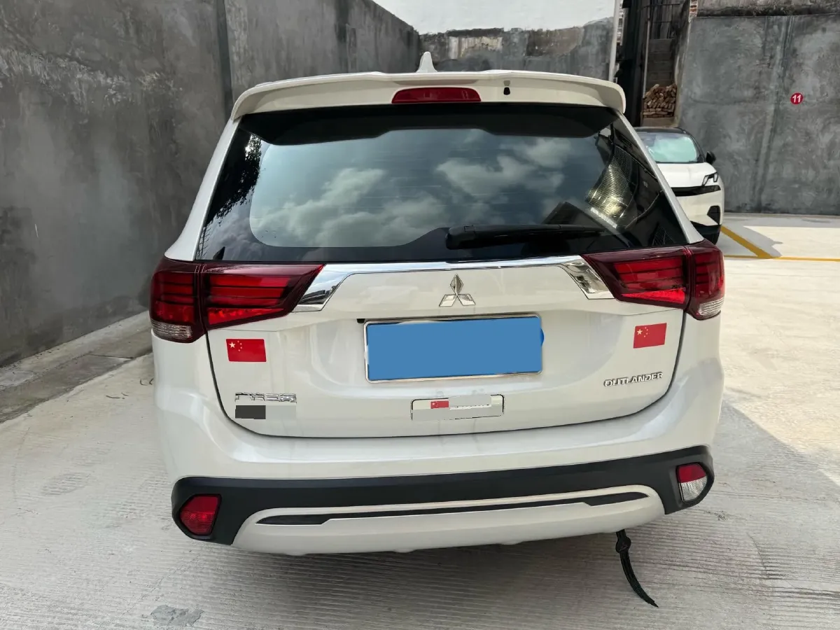 2021 Mitsubishi Outlander 2.0L 166HP L4 CVT,autocango,china used car exporter,china ev exporter,chinese used car exporter,chinese used ev exporter