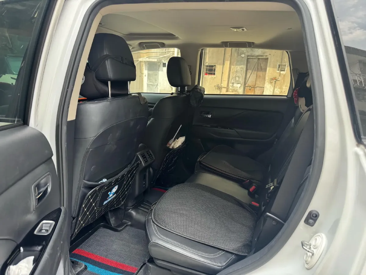2021 Mitsubishi Outlander 2.0L 166HP L4 CVT,autocango,china used car exporter,china ev exporter,chinese used car exporter,chinese used ev exporter