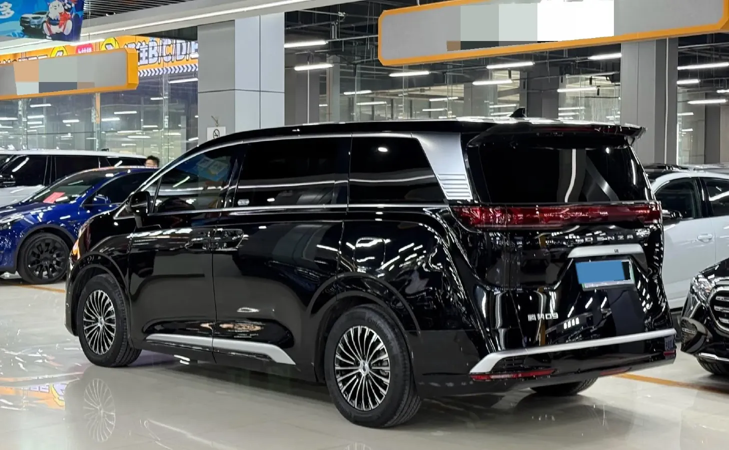 2024 Denza D9 1.5T 139HP L4 E-CVT PHEV 40KWH,autocango,china used car exporter,china ev exporter,chinese used car exporter,chinese used ev exporter