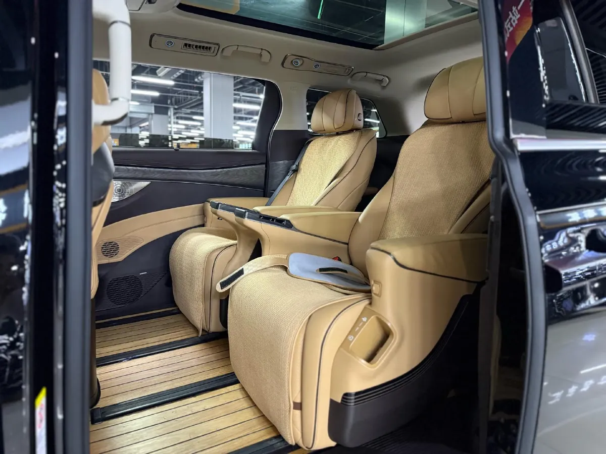 2024 Denza D9 1.5T 139HP L4 E-CVT PHEV 40KWH,autocango,china used car exporter,china ev exporter,chinese used car exporter,chinese used ev exporter