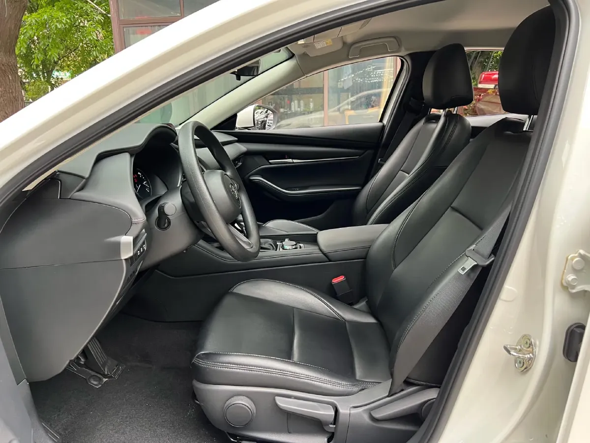 2023 Mazda 3 Axela 2.0L 158HP L4 6AT,autocango,china used car exporter,china ev exporter,chinese used car exporter,chinese used ev exporter