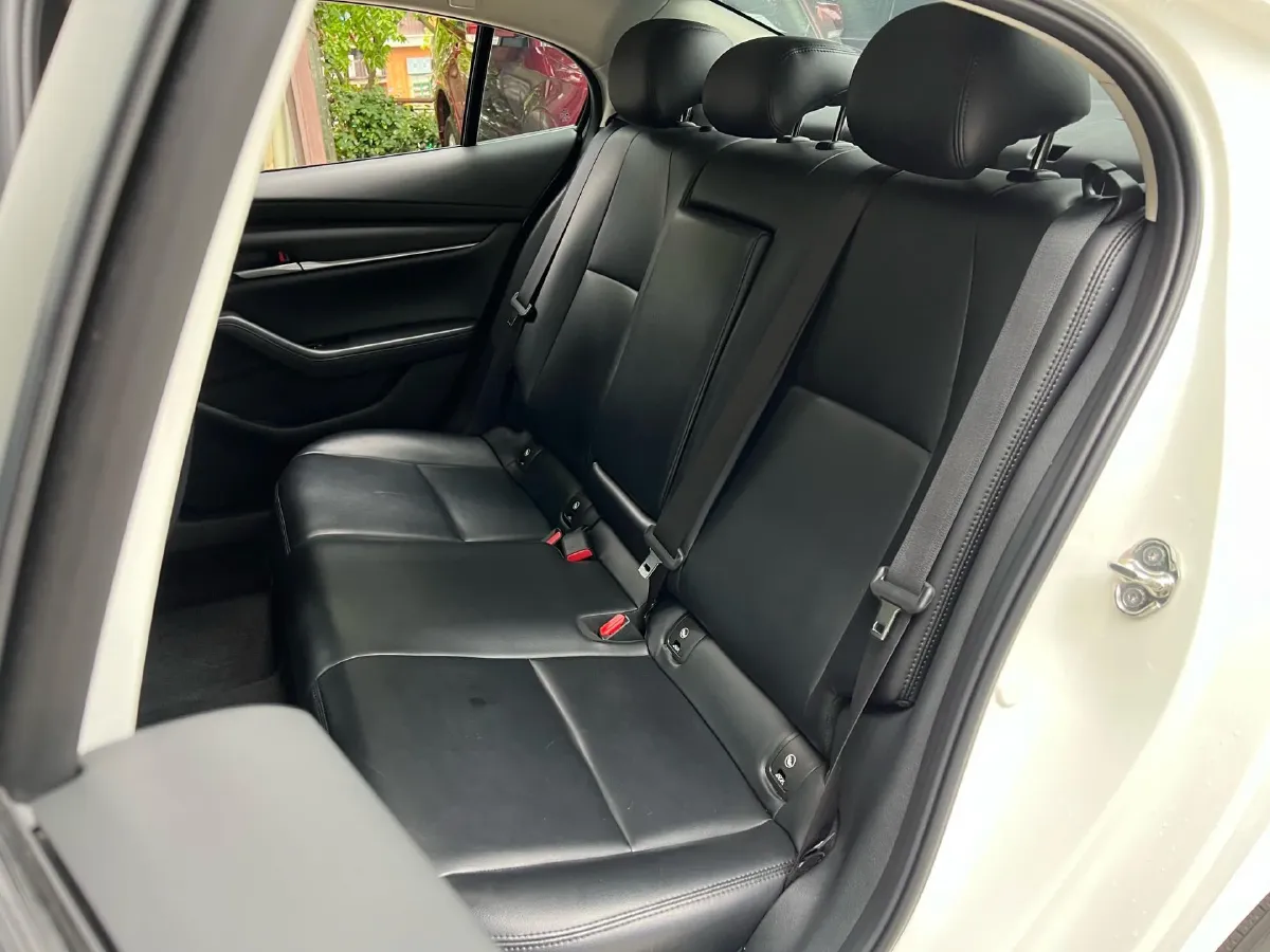 2023 Mazda 3 Axela 2.0L 158HP L4 6AT,autocango,china used car exporter,china ev exporter,chinese used car exporter,chinese used ev exporter