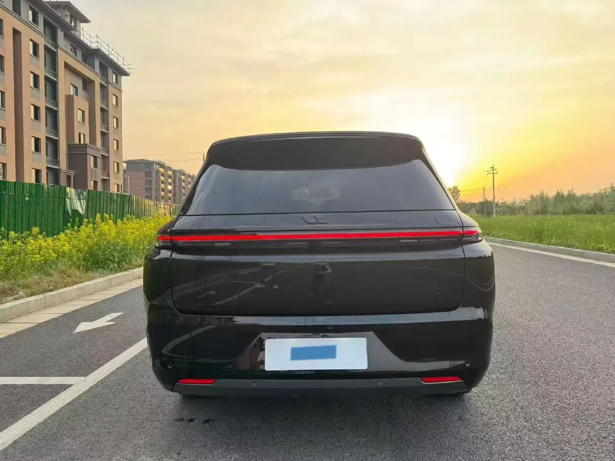 2023 Li L8 Range Extended 154HP REEV 40.9KWH,autocango,china used car exporter,china ev exporter,chinese used car exporter,chinese used ev exporter