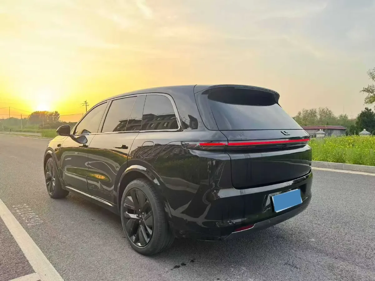 2023 Li L8 Range Extended 154HP REEV 40.9KWH,autocango,china used car exporter,china ev exporter,chinese used car exporter,chinese used ev exporter