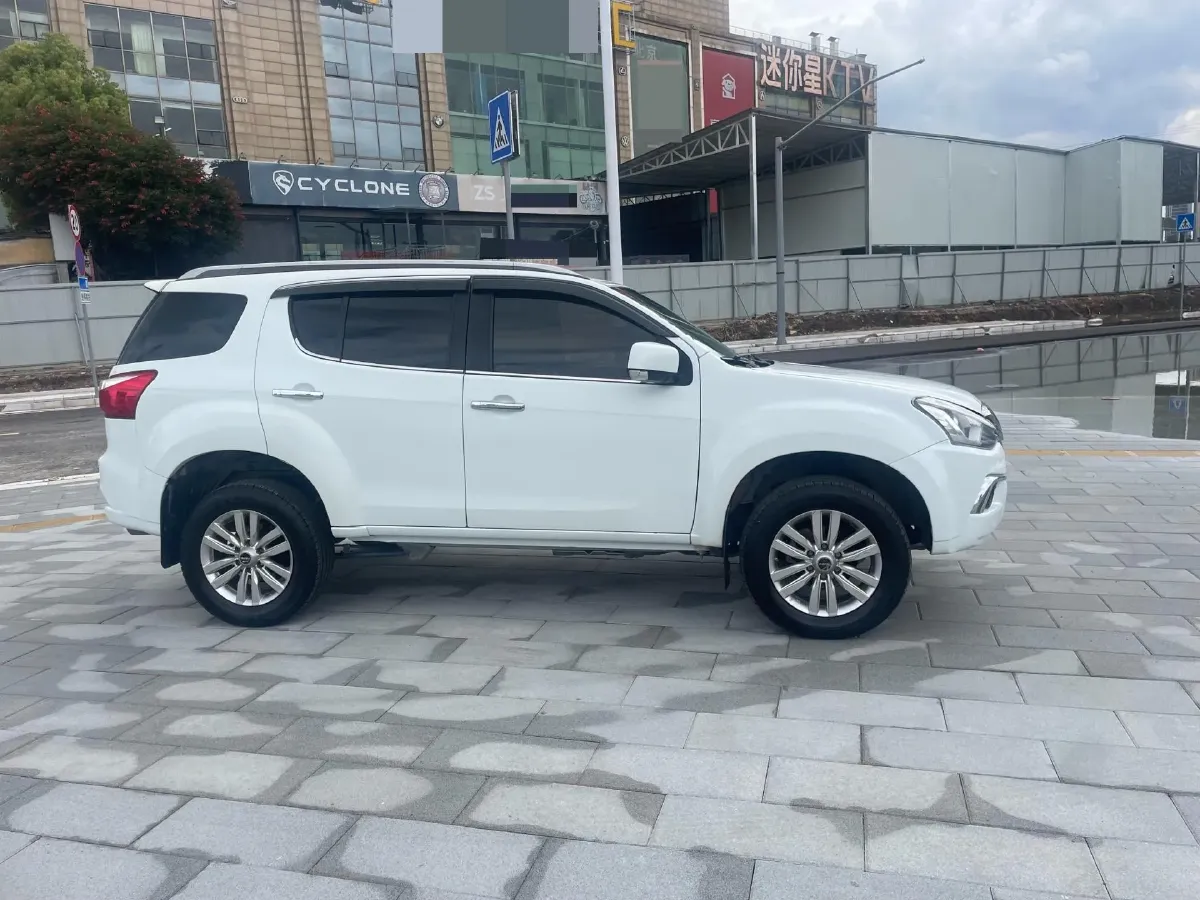 2018 Isuzu Mu-X 1.9T 163HP L4 6AT,autocango,china used car exporter,china ev exporter,chinese used car exporter,chinese used ev exporter