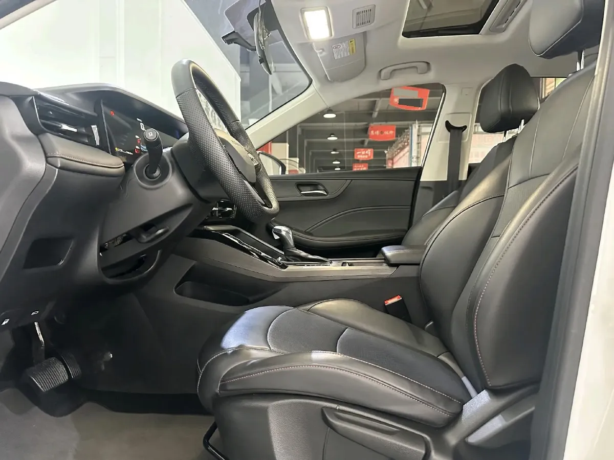 2021 Roewe i5 1.5L 120HP L4 CVT,autocango,china used car exporter,china ev exporter,chinese used car exporter,chinese used ev exporter