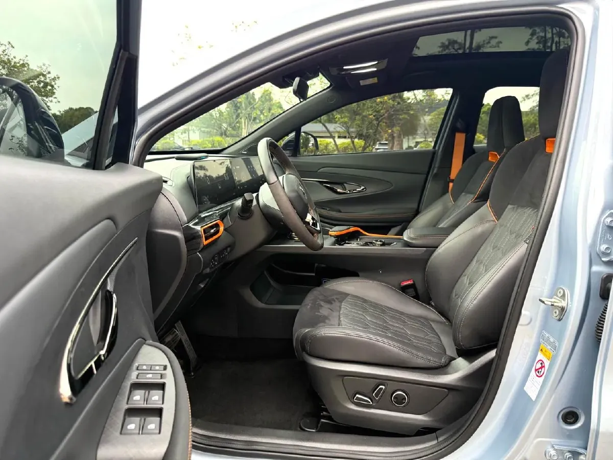 2022 ChangAn UNI-T 1.5T 188HP L4 7DCT,autocango,china used car exporter,china ev exporter,chinese used car exporter,chinese used ev exporter
