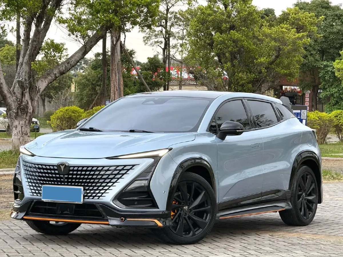 2022 ChangAn UNI-T 1.5T 188HP L4 7DCT,autocango,china used car exporter,china ev exporter,chinese used car exporter,chinese used ev exporter