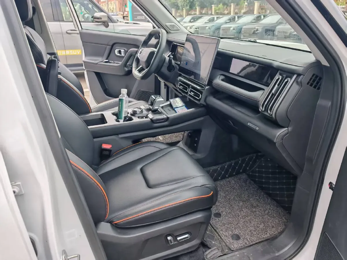 2025 MAXUS XinTu V70 2.0T 150HP L4 9AT,autocango,china used car exporter,china ev exporter,chinese used car exporter,chinese used ev exporter