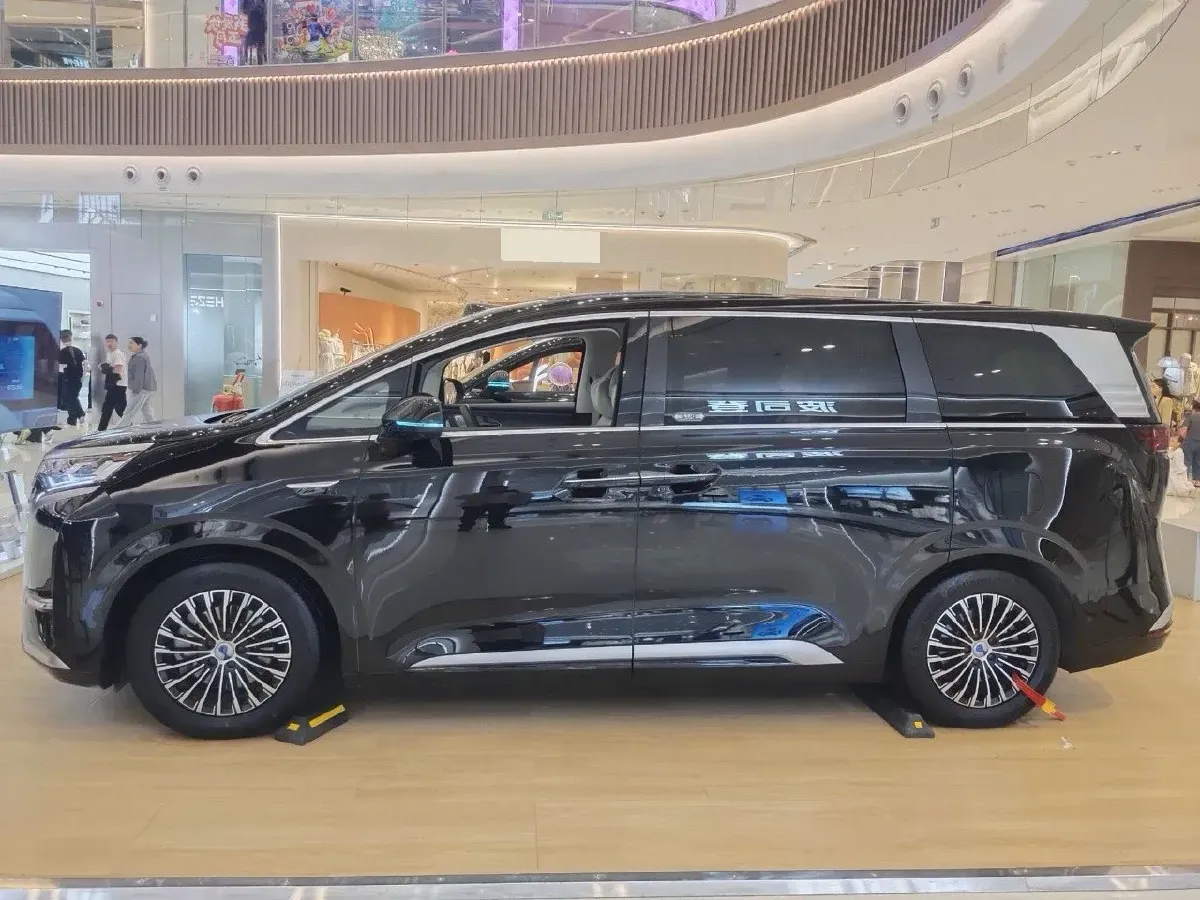 2025 Denza D9 1.5T 156HP L4 E-CVT PHEV 40KWH,autocango,china used car exporter,china ev exporter,chinese used car exporter,chinese used ev exporter