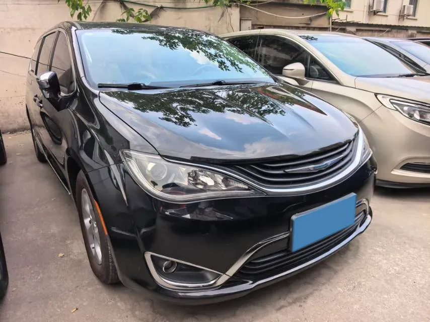 2018 Chrysler Pacifica 3.6L 245HP V6 E-CVT PHEV 16KWH,autocango,china used car exporter,china ev exporter,chinese used car exporter,chinese used ev exporter
