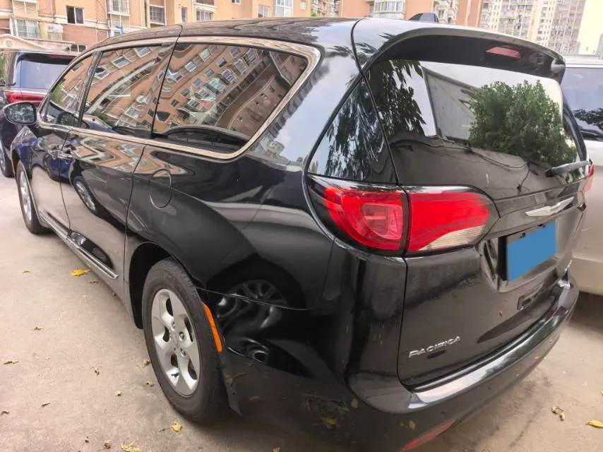 2018 Chrysler Pacifica 3.6L 245HP V6 E-CVT PHEV 16KWH,autocango,china used car exporter,china ev exporter,chinese used car exporter,chinese used ev exporter