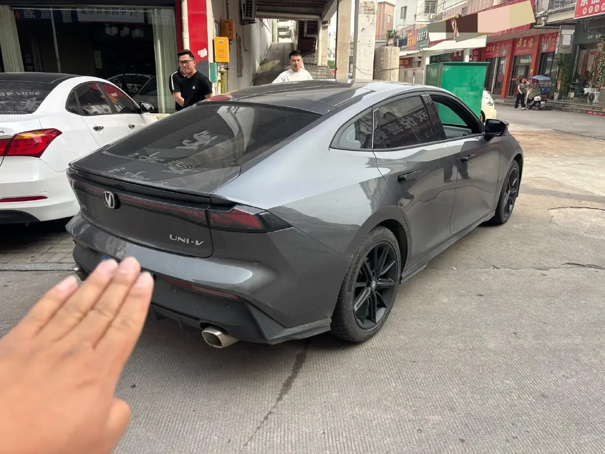 2023 ChangAn UNI-V 1.5T 188HP L4 7DCT,autocango,china used car exporter,china ev exporter,chinese used car exporter,chinese used ev exporter