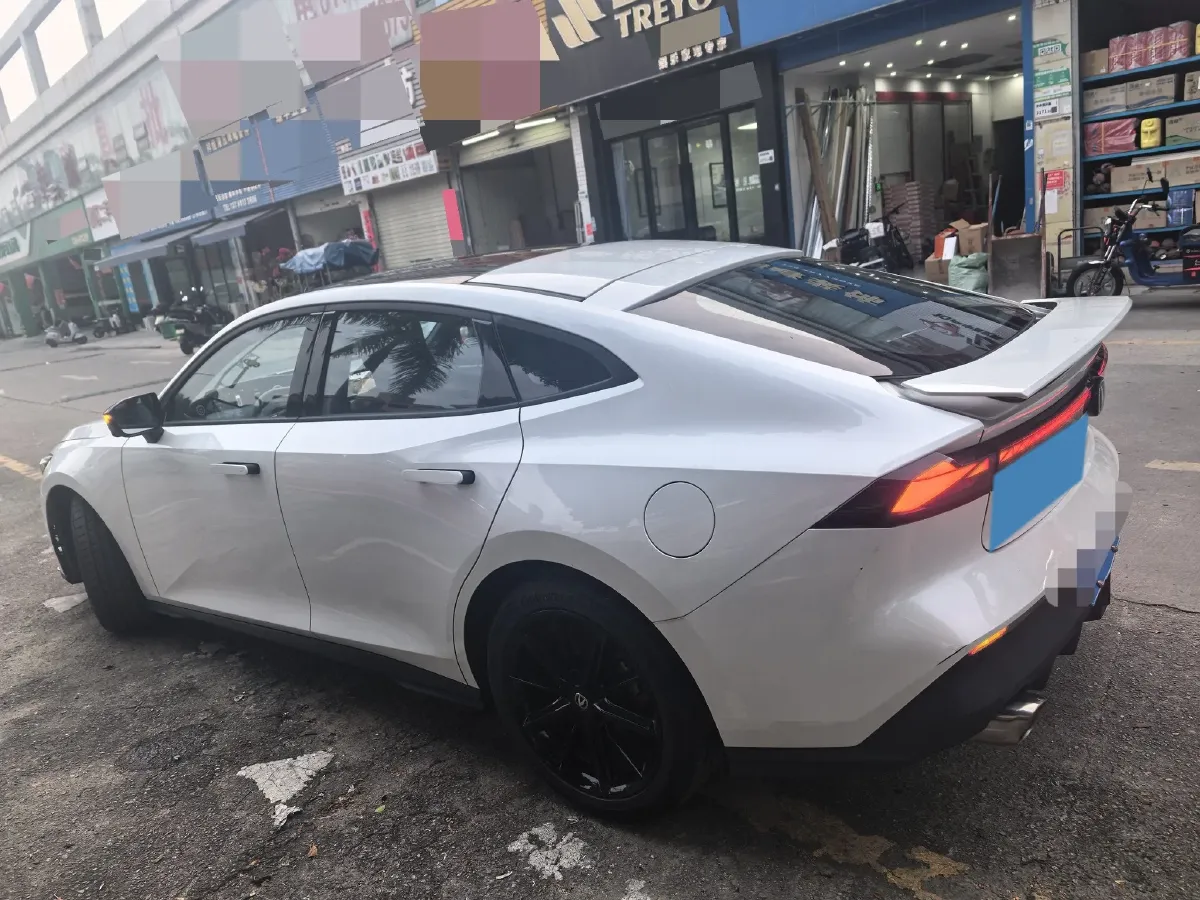 2022 ChangAn UNI-V 1.5T 188HP L4 7DCT,autocango,china used car exporter,china ev exporter,chinese used car exporter,chinese used ev exporter