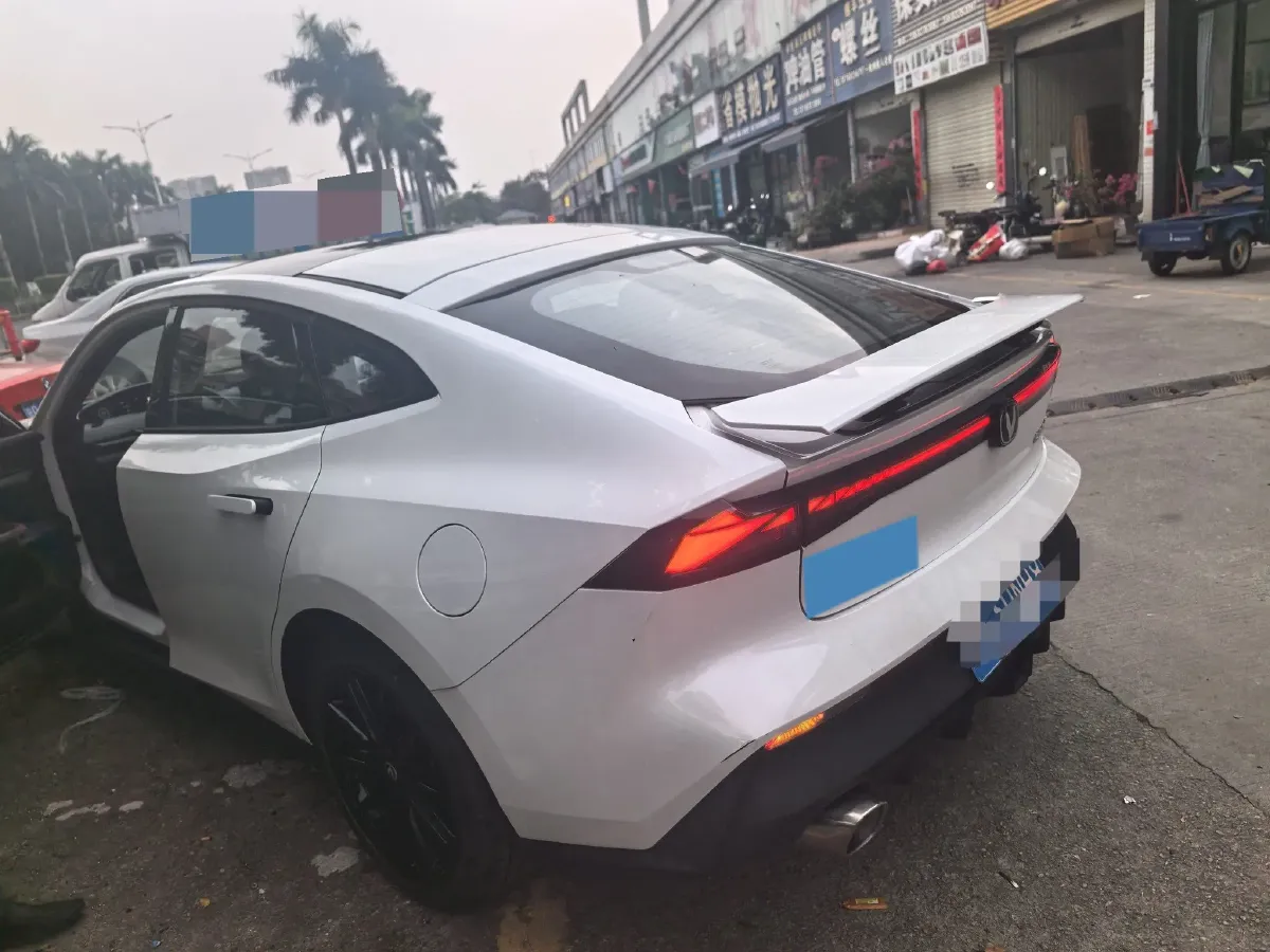 2022 ChangAn UNI-V 1.5T 188HP L4 7DCT,autocango,china used car exporter,china ev exporter,chinese used car exporter,chinese used ev exporter