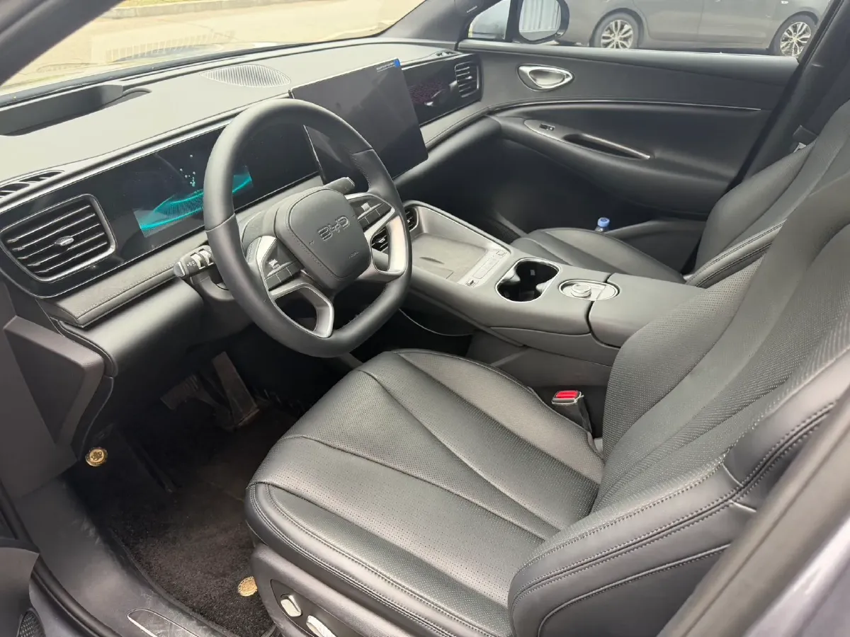 2025 LanDian E5 PLUS 1.5L 95HP L4 E-CVT PHEV,autocango,china used car exporter,china ev exporter,chinese used car exporter,chinese used ev exporter