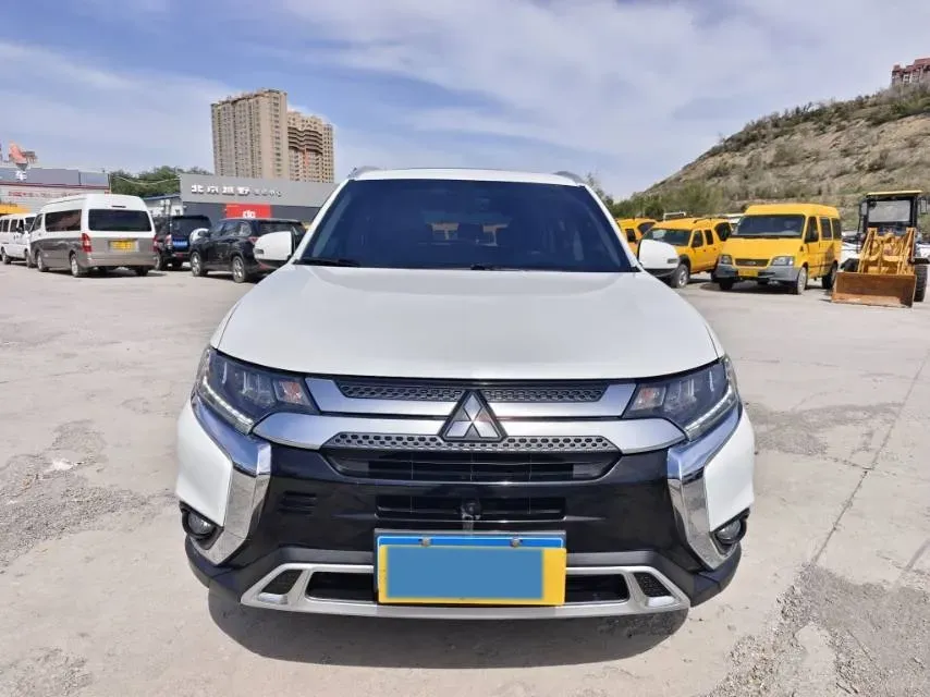 2019 Mitsubishi Outlander 2.4L 192HP L4 CVT,autocango,china used car exporter,china ev exporter,chinese used car exporter,chinese used ev exporter