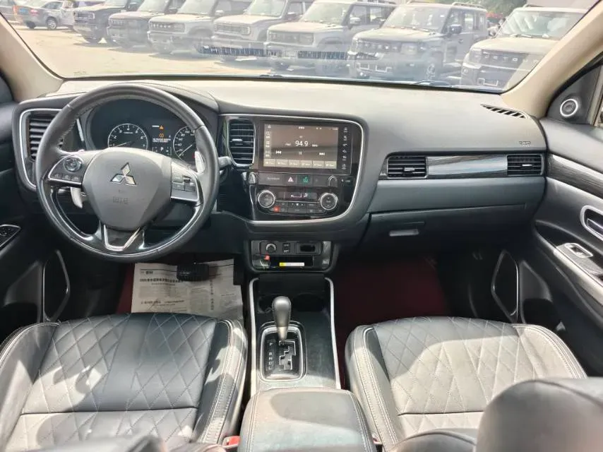 2019 Mitsubishi Outlander 2.4L 192HP L4 CVT,autocango,china used car exporter,china ev exporter,chinese used car exporter,chinese used ev exporter