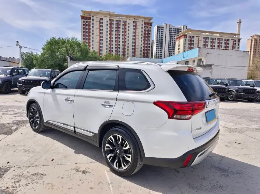 2019 Mitsubishi Outlander 2.4L 192HP L4 CVT,autocango,china used car exporter,china ev exporter,chinese used car exporter,chinese used ev exporter