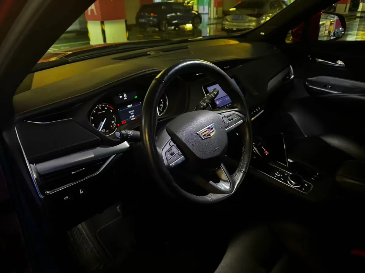 2021 Cadillac XT4 2.0T 237HP L4 9AT,autocango,china used car exporter,china ev exporter,chinese used car exporter,chinese used ev exporter
