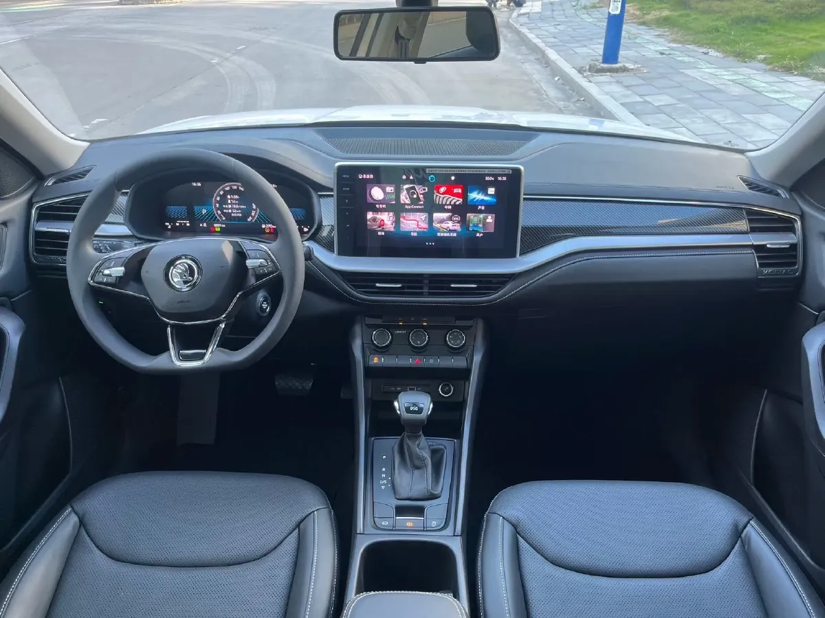 2024 Skoda Kodiak 2.0T 186HP L4 7DCT,autocango,china used car exporter,china ev exporter,chinese used car exporter,chinese used ev exporter