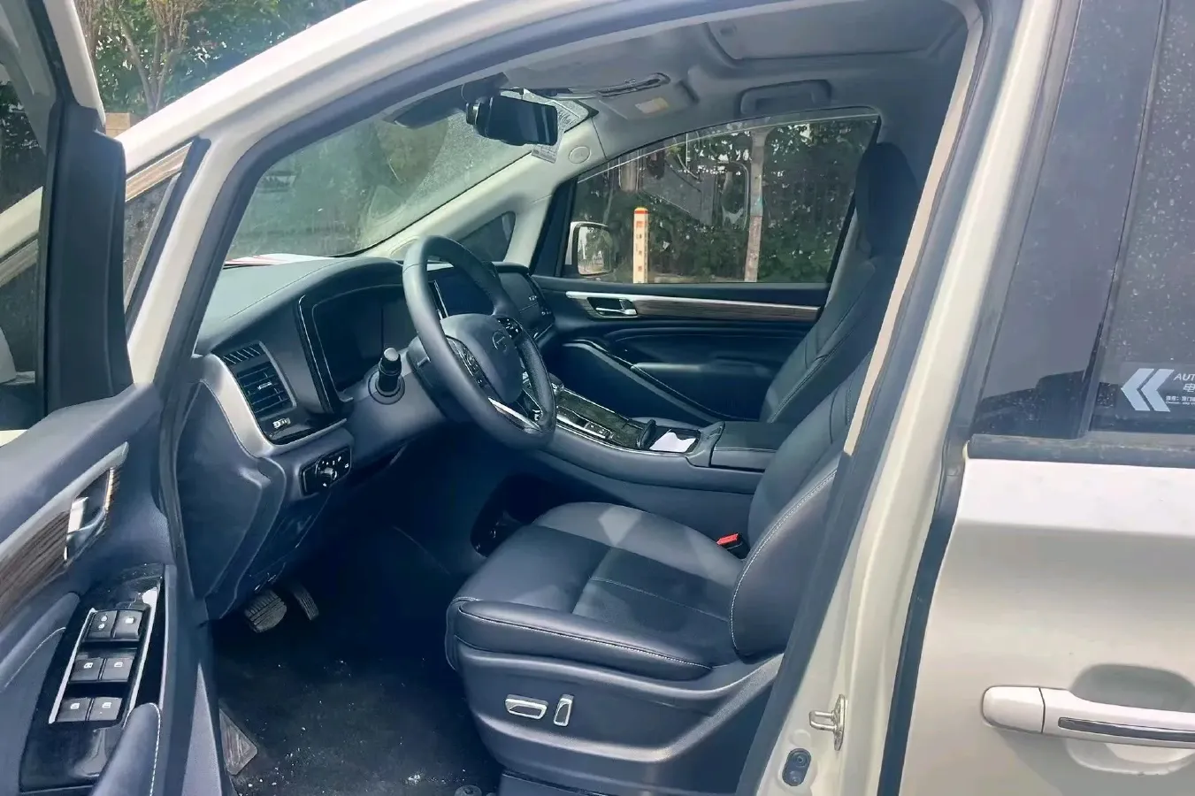 2021 GAC Trumpchi M8 2.0T 252HP L4 8AT,autocango,china used car exporter,china ev exporter,chinese used car exporter,chinese used ev exporter