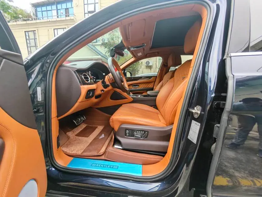 2022 Bentley Bentayga 4.0T 550HP V8 8AT,autocango,china used car exporter,china ev exporter,chinese used car exporter,chinese used ev exporter