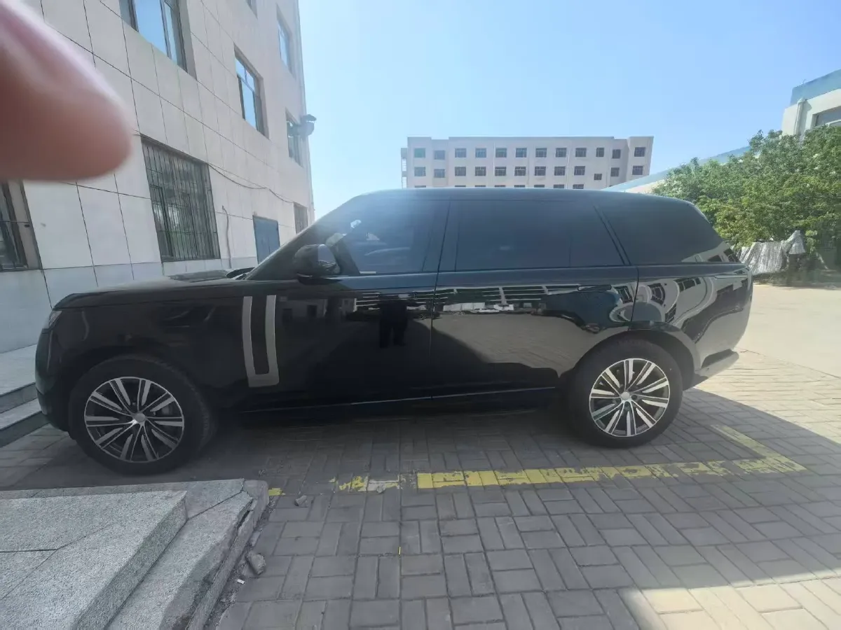 2024 Land Rover Range Rover 3.0T 400HP L6 8AT,autocango,china used car exporter,china ev exporter,chinese used car exporter,chinese used ev exporter