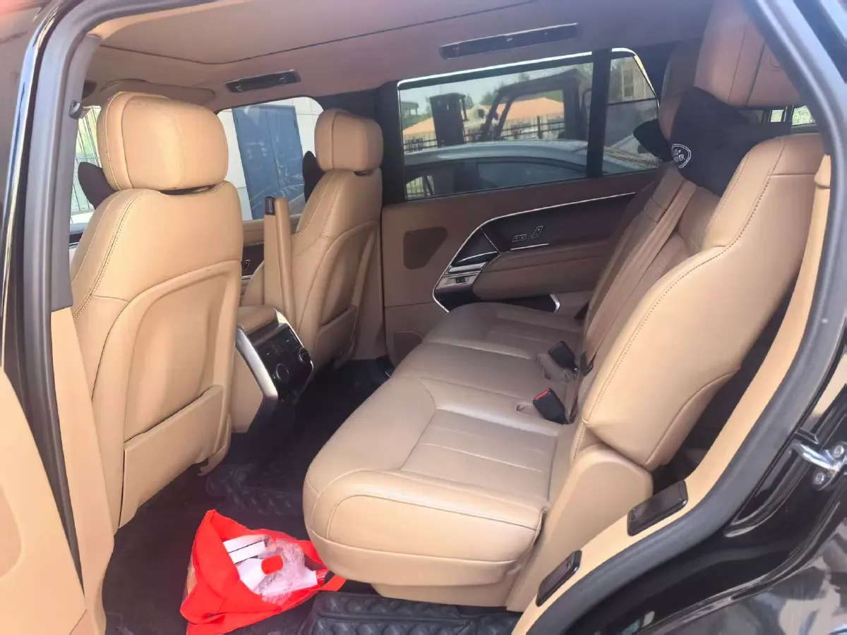 2024 Land Rover Range Rover 3.0T 400HP L6 8AT,autocango,china used car exporter,china ev exporter,chinese used car exporter,chinese used ev exporter
