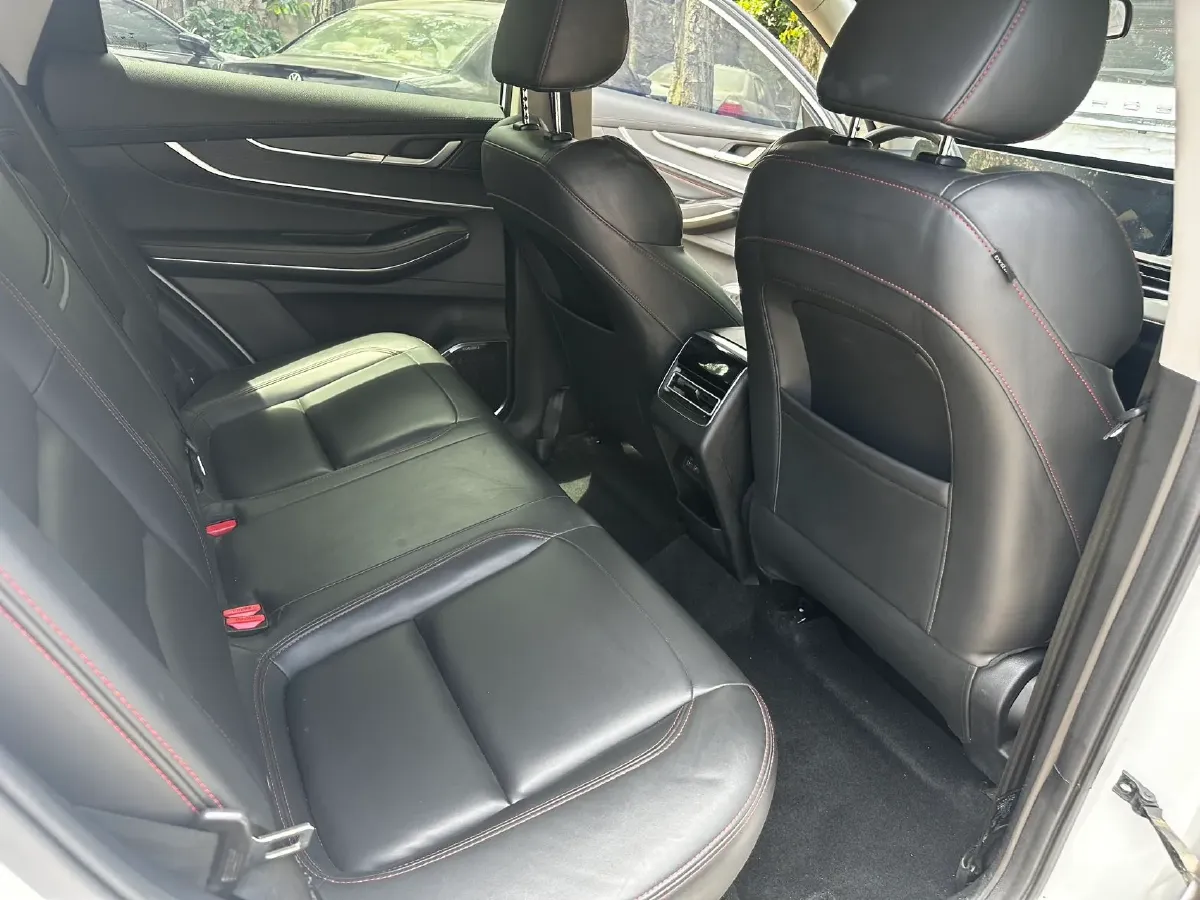 2022 ChangAn Oshan X7 Plus 1.5T 188HP L4 7DCT,autocango,china used car exporter,china ev exporter,chinese used car exporter,chinese used ev exporter