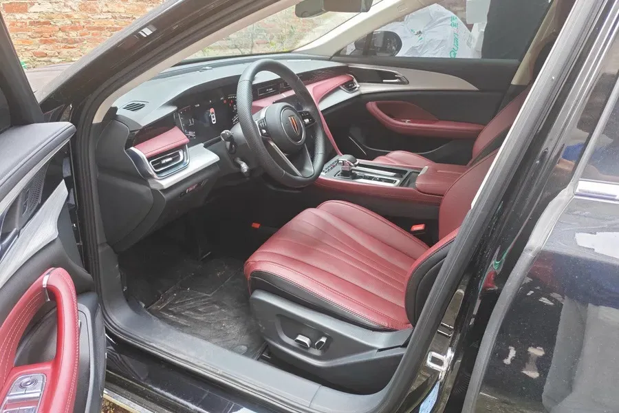 2025 HongQi H5 1.5T 169HP L4 7DCT,autocango,china used car exporter,china ev exporter,chinese used car exporter,chinese used ev exporter