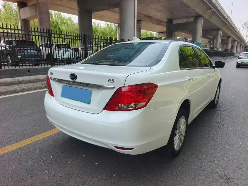 2018 BYD e5 BEV 60.48KWH,autocango,china used car exporter,china ev exporter,chinese used car exporter,chinese used ev exporter