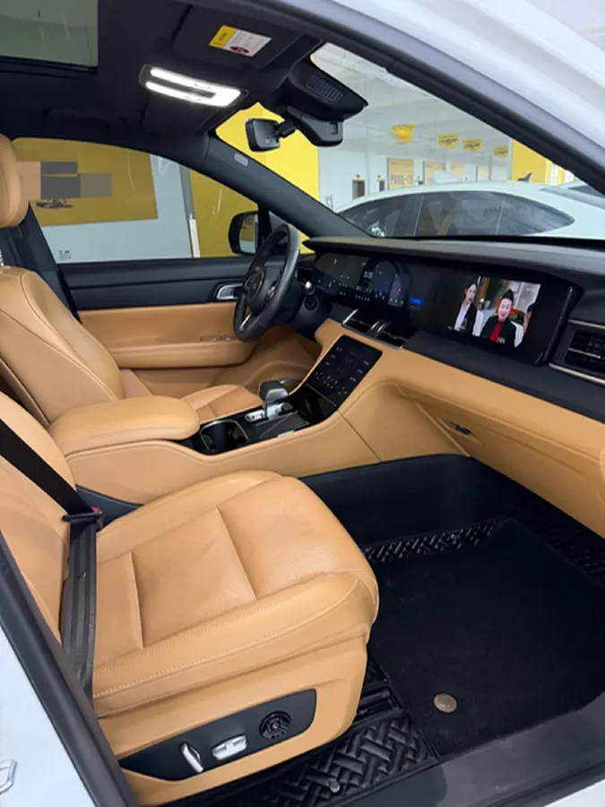 2021 Li ONE Range Extended 131HP REEV 40.5KWH,autocango,china used car exporter,china ev exporter,chinese used car exporter,chinese used ev exporter