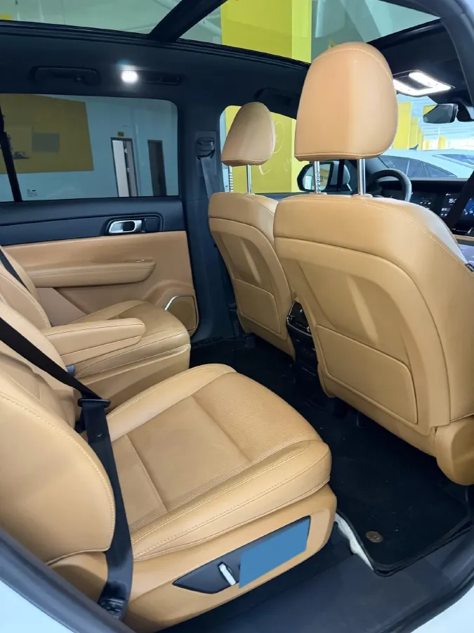 2021 Li ONE Range Extended 131HP REEV 40.5KWH,autocango,china used car exporter,china ev exporter,chinese used car exporter,chinese used ev exporter
