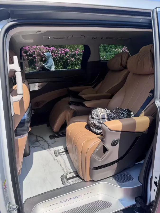 2022 HongQi HS7 3.0T 337HP V6 8AT,autocango,china used car exporter,china ev exporter,chinese used car exporter,chinese used ev exporter