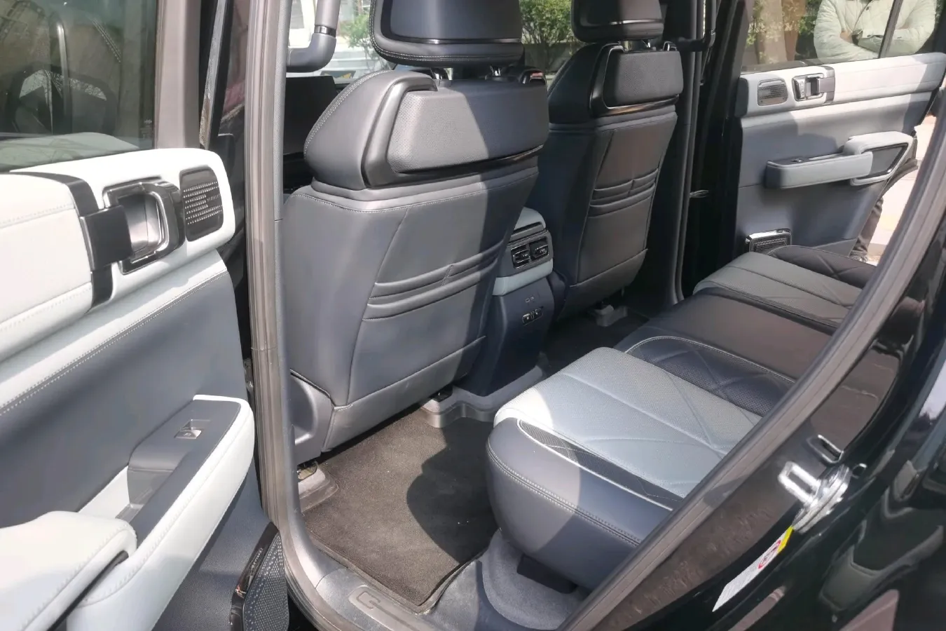 2023 FangChengBao Bao 5 1.5T 194HP L4 E-CVT PHEV 31.8KWH,autocango,china used car exporter,china ev exporter,chinese used car exporter,chinese used ev exporter