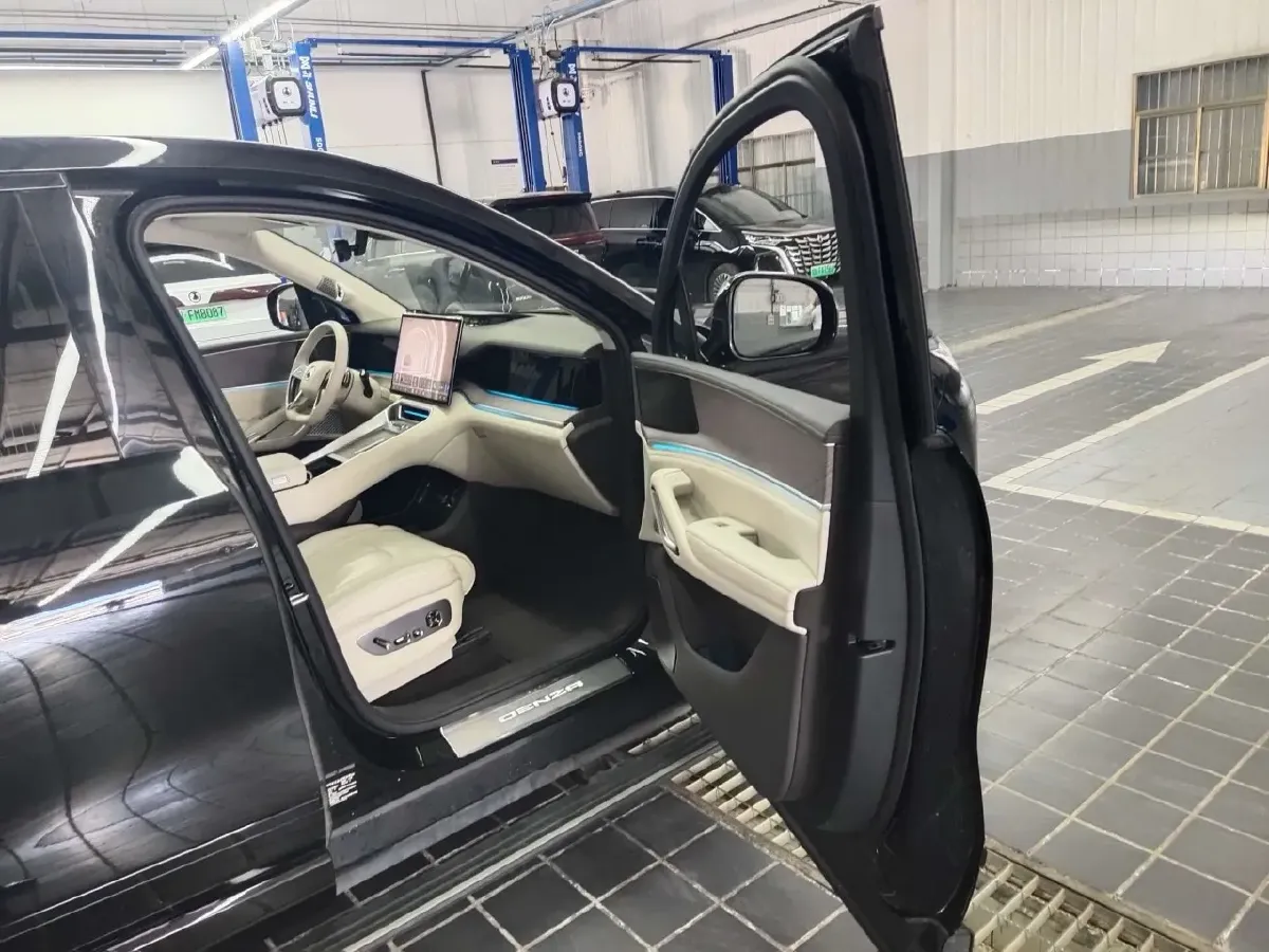 2025 Denza DenzaN9 2.0T 207HP L4 E-CVT PHEV,autocango,china used car exporter,china ev exporter,chinese used car exporter,chinese used ev exporter