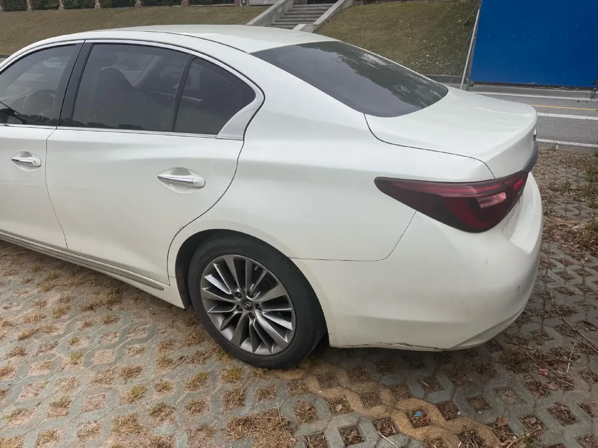 2018 Jeep Grand Commander 2.0T 265HP L4 9AT,autocango,china used car exporter,china ev exporter,chinese used car exporter,chinese used ev exporter