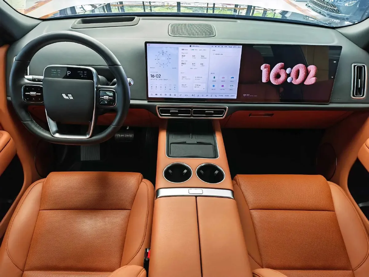 2024 Volvo S60 2.0T 197HP L4 7DCT,autocango,china used car exporter,china ev exporter,chinese used car exporter,chinese used ev exporter