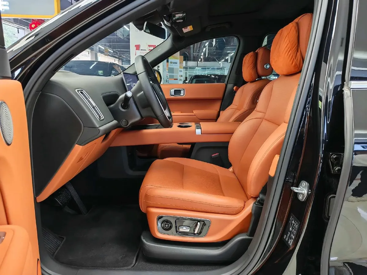 2024 Volvo S60 2.0T 197HP L4 7DCT,autocango,china used car exporter,china ev exporter,chinese used car exporter,chinese used ev exporter