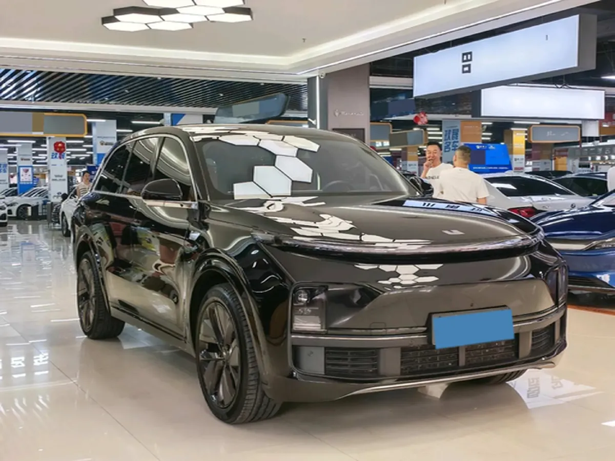 2024 Volvo S60 2.0T 197HP L4 7DCT,autocango,china used car exporter,china ev exporter,chinese used car exporter,chinese used ev exporter