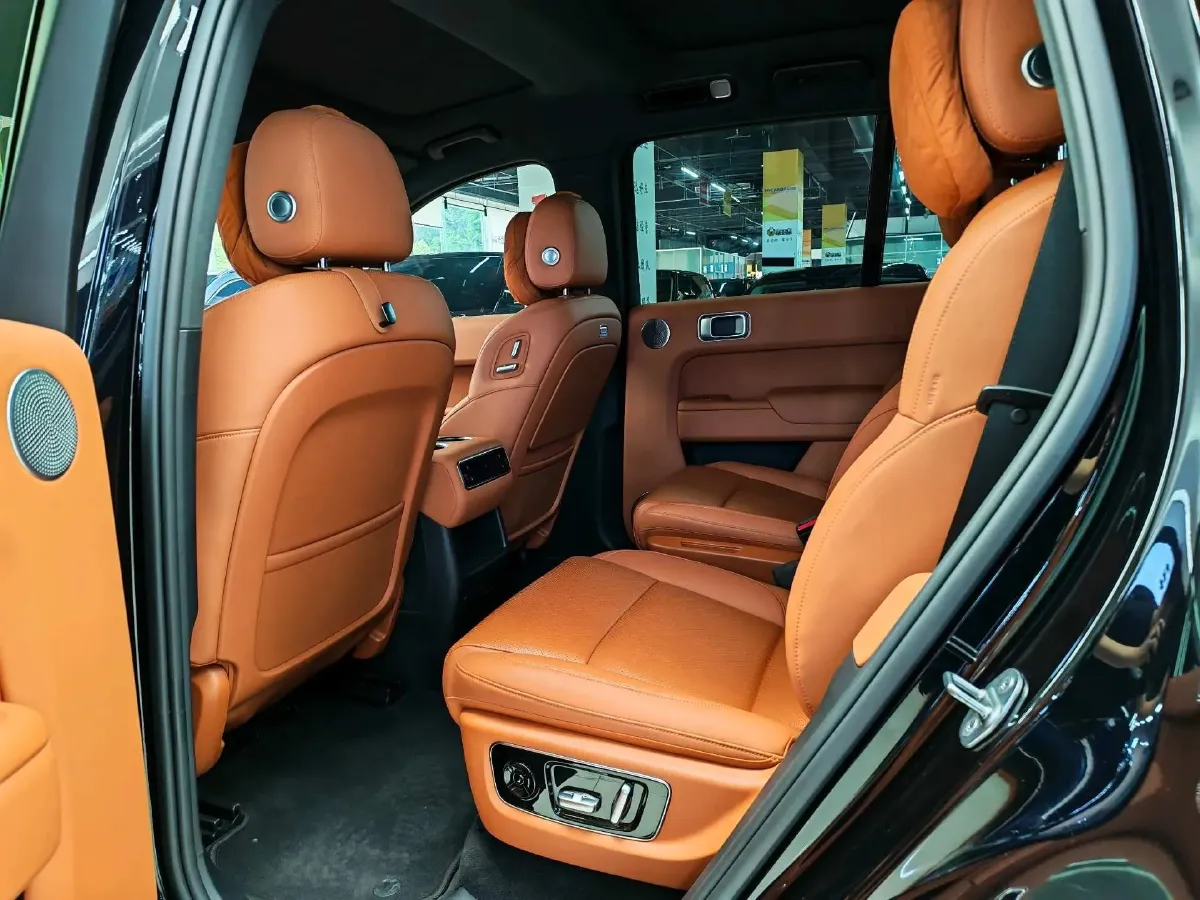 2024 Volvo S60 2.0T 197HP L4 7DCT,autocango,china used car exporter,china ev exporter,chinese used car exporter,chinese used ev exporter