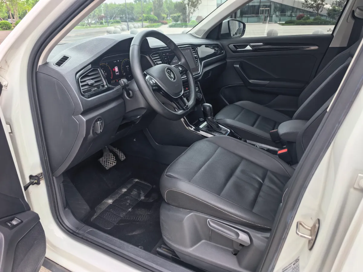 2021 Volkswagen T-Roc 1.4T 150HP L4 7DCT,autocango,china used car exporter,china ev exporter,chinese used car exporter,chinese used ev exporter