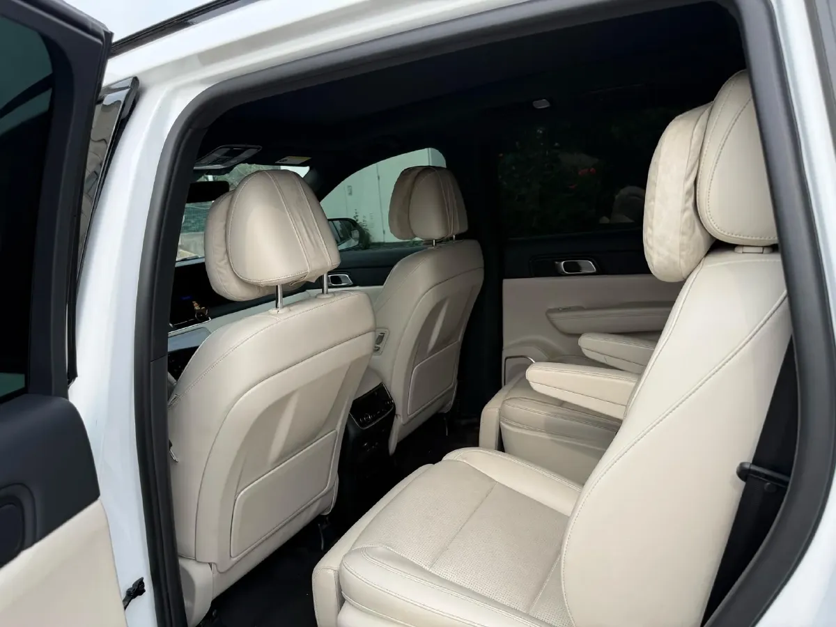 2021 Li ONE Range Extended 131HP REEV 40.5KWH,autocango,china used car exporter,china ev exporter,chinese used car exporter,chinese used ev exporter